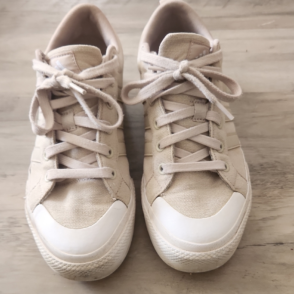 Adidas Bravada platform sneakera